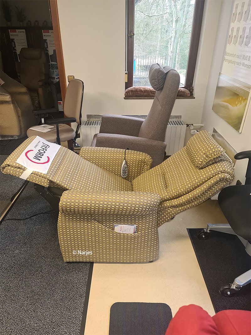 Seniorensessel, Wellnesssessel, Aufstehsessel Fitform 228, Liegeposition