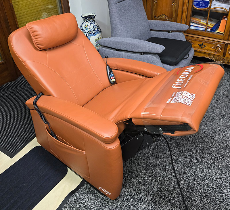 Fitform 570 Vario, Aufstehsessel, Pflegesessel, Liegeposition